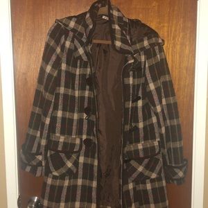 🔴SOLD🔴Brown Plaid coat w/toggle buttons